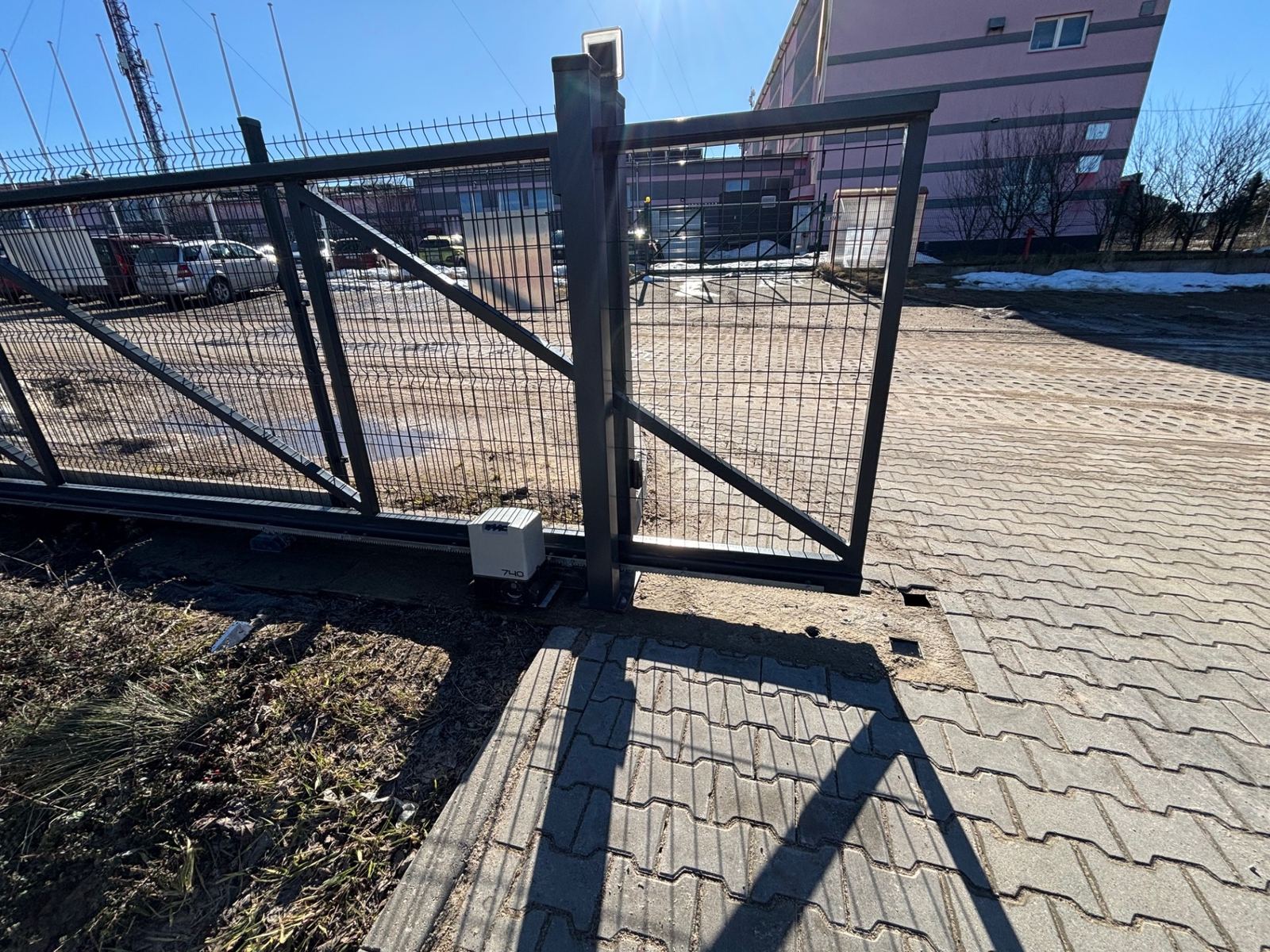 Kodowanie dodatkowego pilota do bramy wjazdowej FAAC – Gdynia